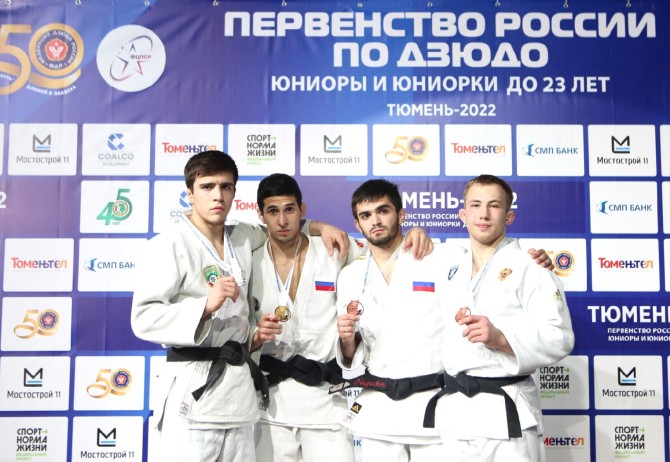 Первенство России по дзюдо среди юниоров и юниорок до 23 лет принёсло сборной команде Красноярского края 4 медали