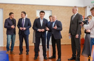 Академию борьбы посетил губернатор Красноярского края