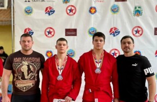 Три медали на всероссийских соревнованиях по самбо